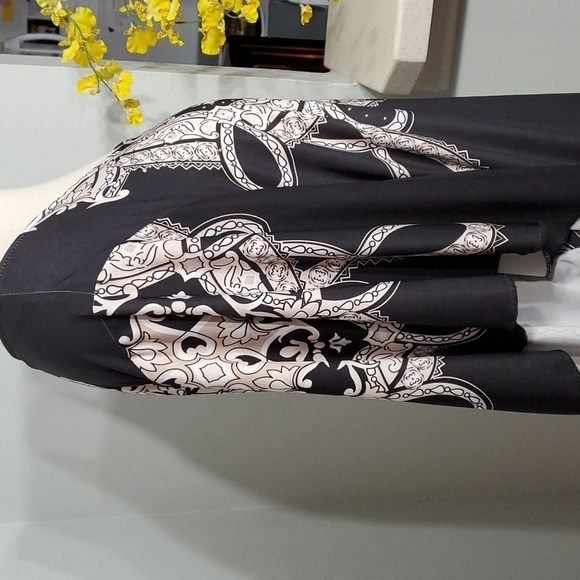 Cleo mature woman's top,‎ wing sleeves,  a little bling. Size XL. Great u… - Picture 5 of 14